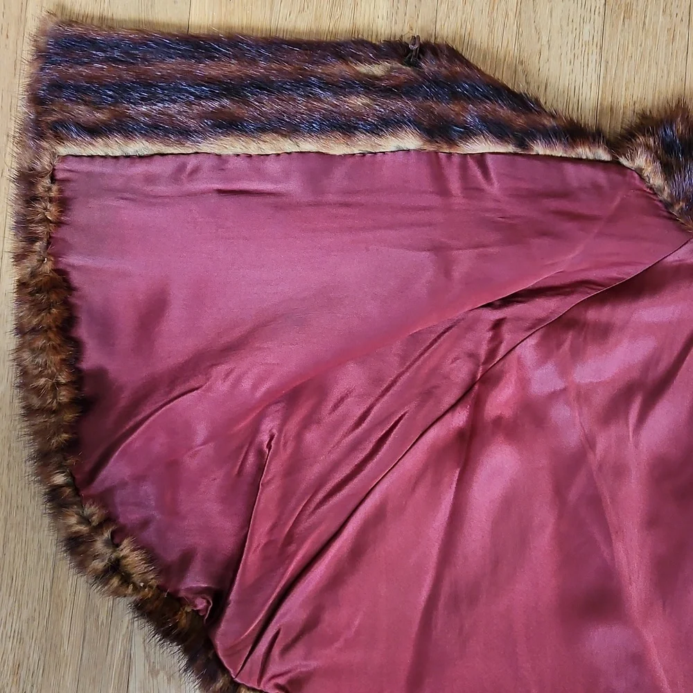 Real Fur Cape OS